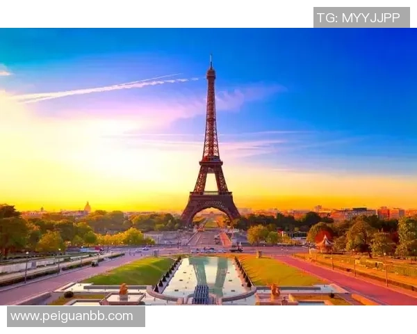 巴黎人报：一极点球迷安排庆祝建立20周年，在埃菲尔铁塔大放烟火